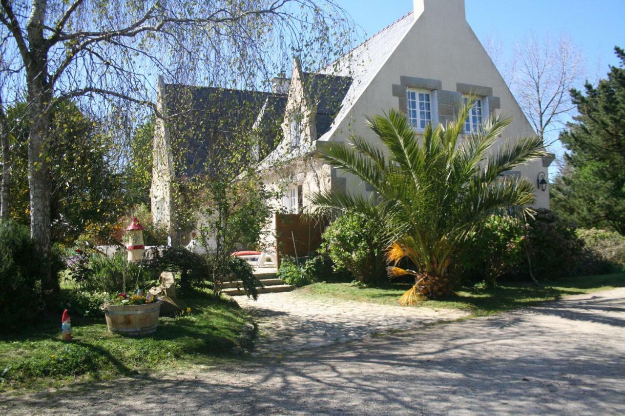 Chez Renee Et Raynal B&B Plounévez-Lochrist Kültér fotó