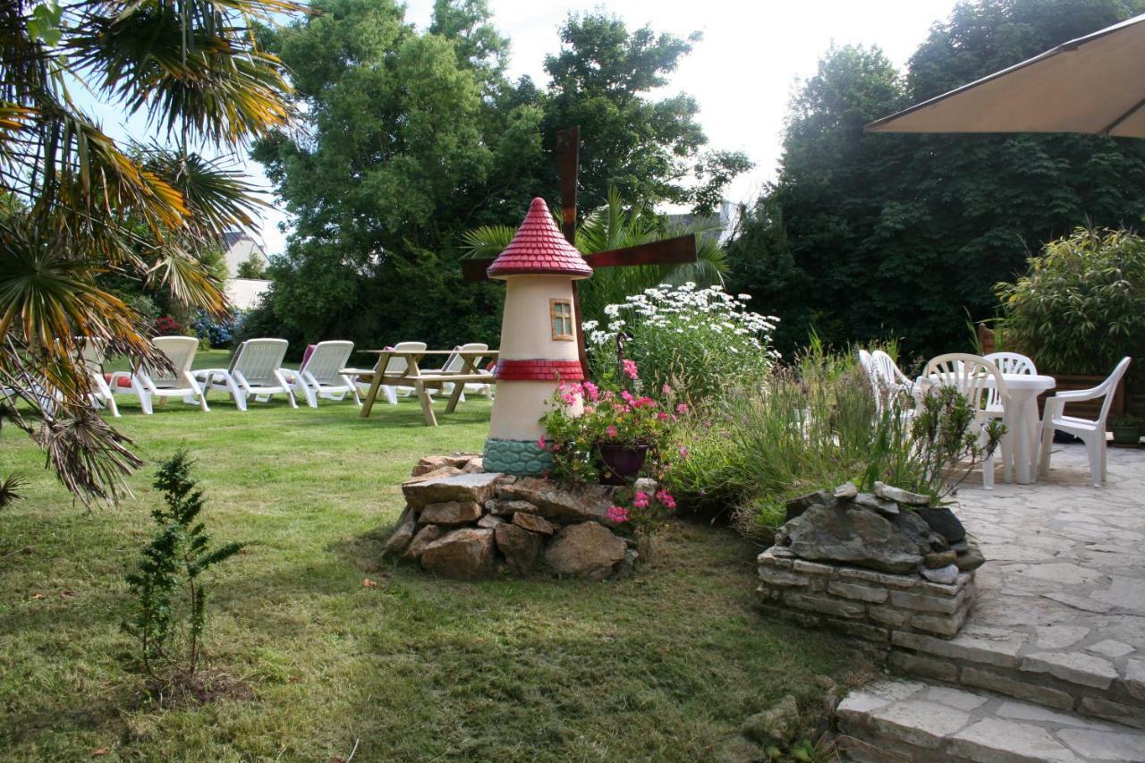 Chez Renee Et Raynal B&B Plounévez-Lochrist Kültér fotó